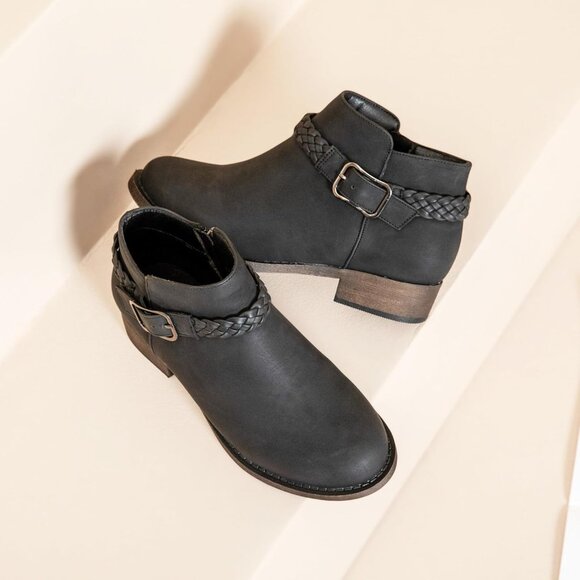 Veittes Women's Black Comfort Slip On Low Chunky Heel Boot with Buckle Strap - Picture 4 of 6